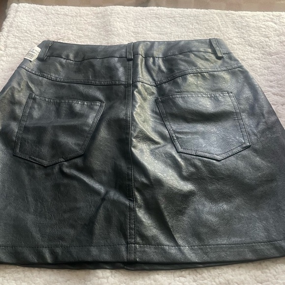 Lioness Contemporary Medium Black A-Line Goth, Streetwear, Moto, Mini Skirt - Picture 5 of 8